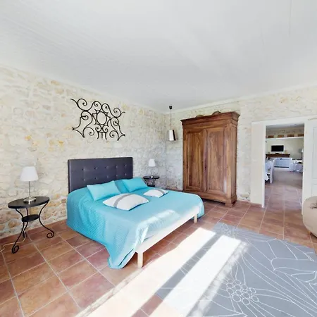 Charmante à Avec Piscine Privée * Saint-Germain-dʼEsteuil