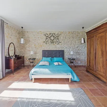 Charmante à Avec Piscine Privée Saint-Germain-dʼEsteuil