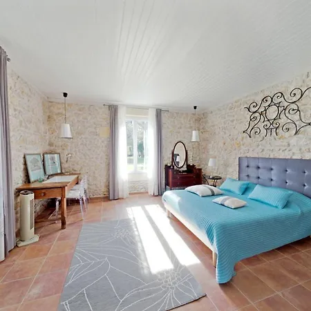 Charmante à Avec Piscine Privée