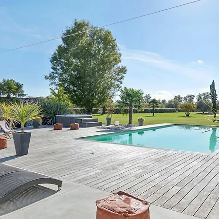 Charmante à Avec Piscine Privée *