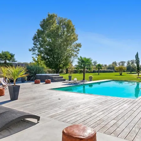 Villa Charmante A Avec Piscine Privee