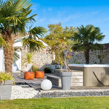 Charmante A Avec Piscine Privee Villa *